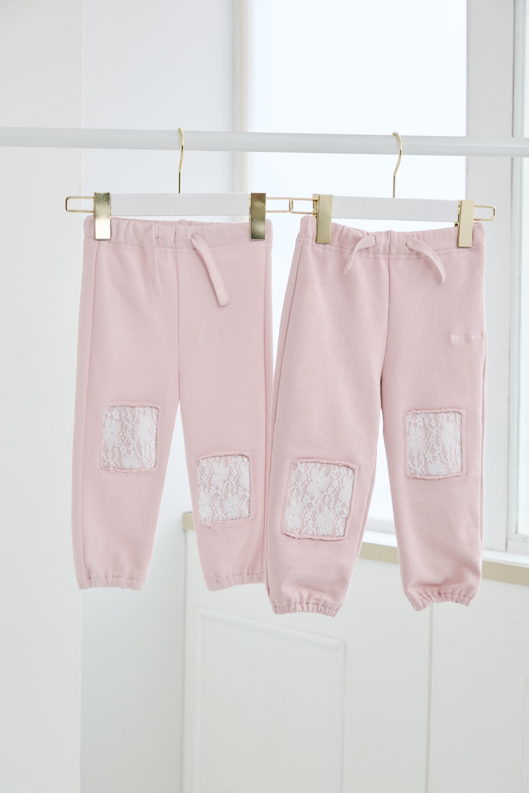[KIDS] MINNIE MOUSE/LACE PATCH SWEAT PANTS