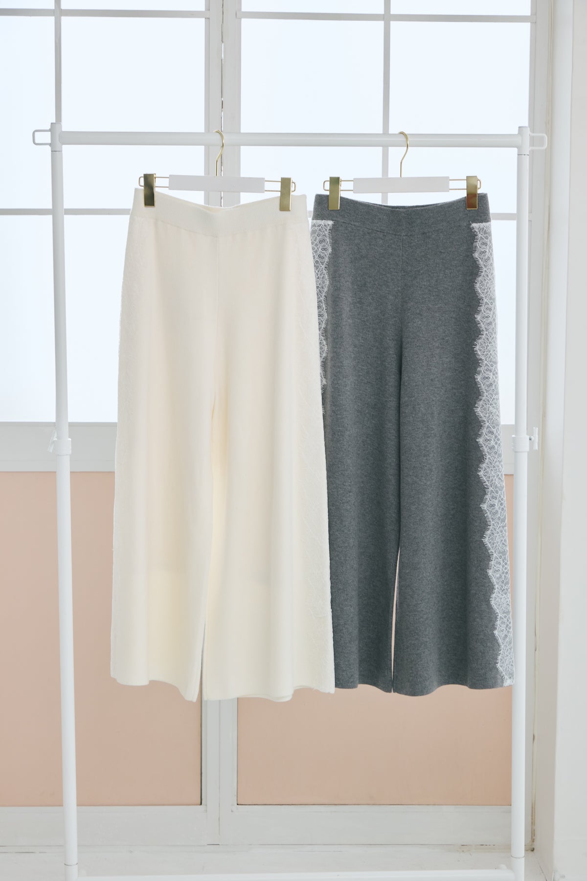 SIDE LACE KNIT PANTS