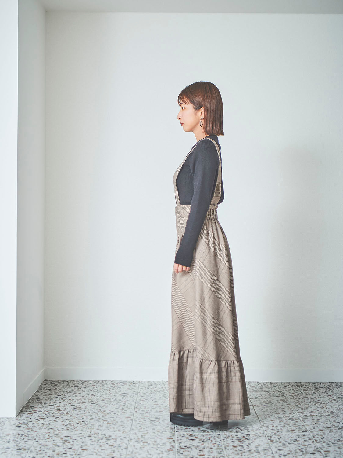 サスペンダーチェックスカート