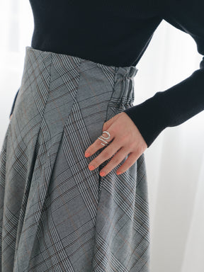 サスペンダーチェックスカート