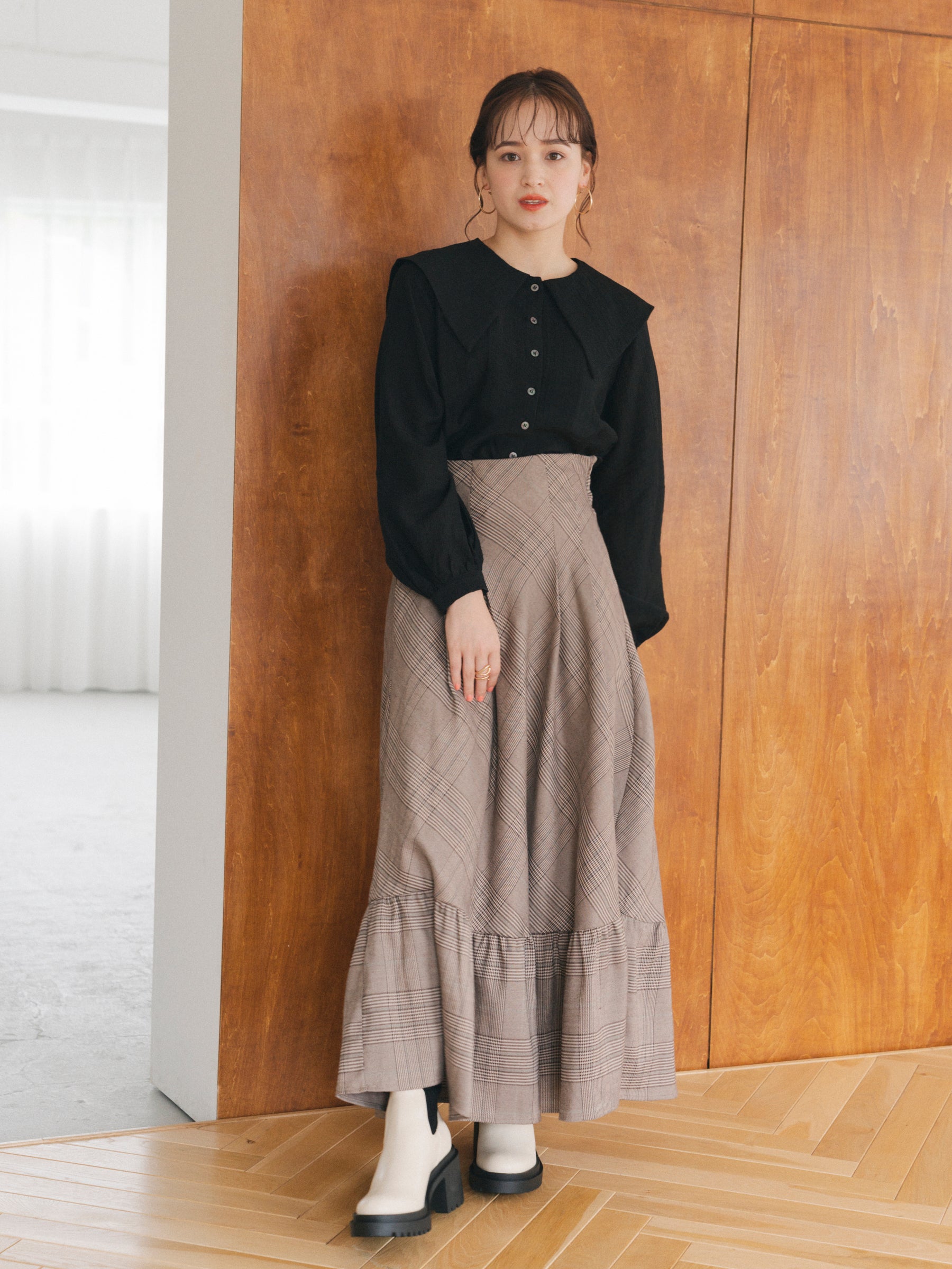 サスペンダーチェックスカート