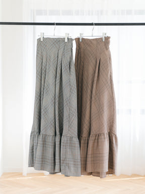 サスペンダーチェックスカート