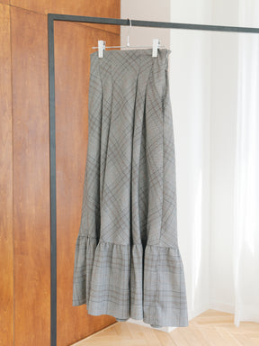 サスペンダーチェックスカート